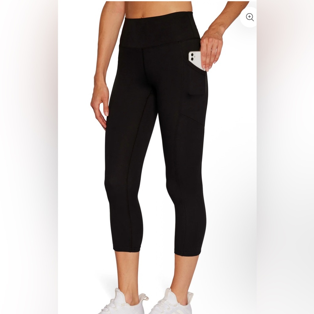 NWT Marika Capri Leggings